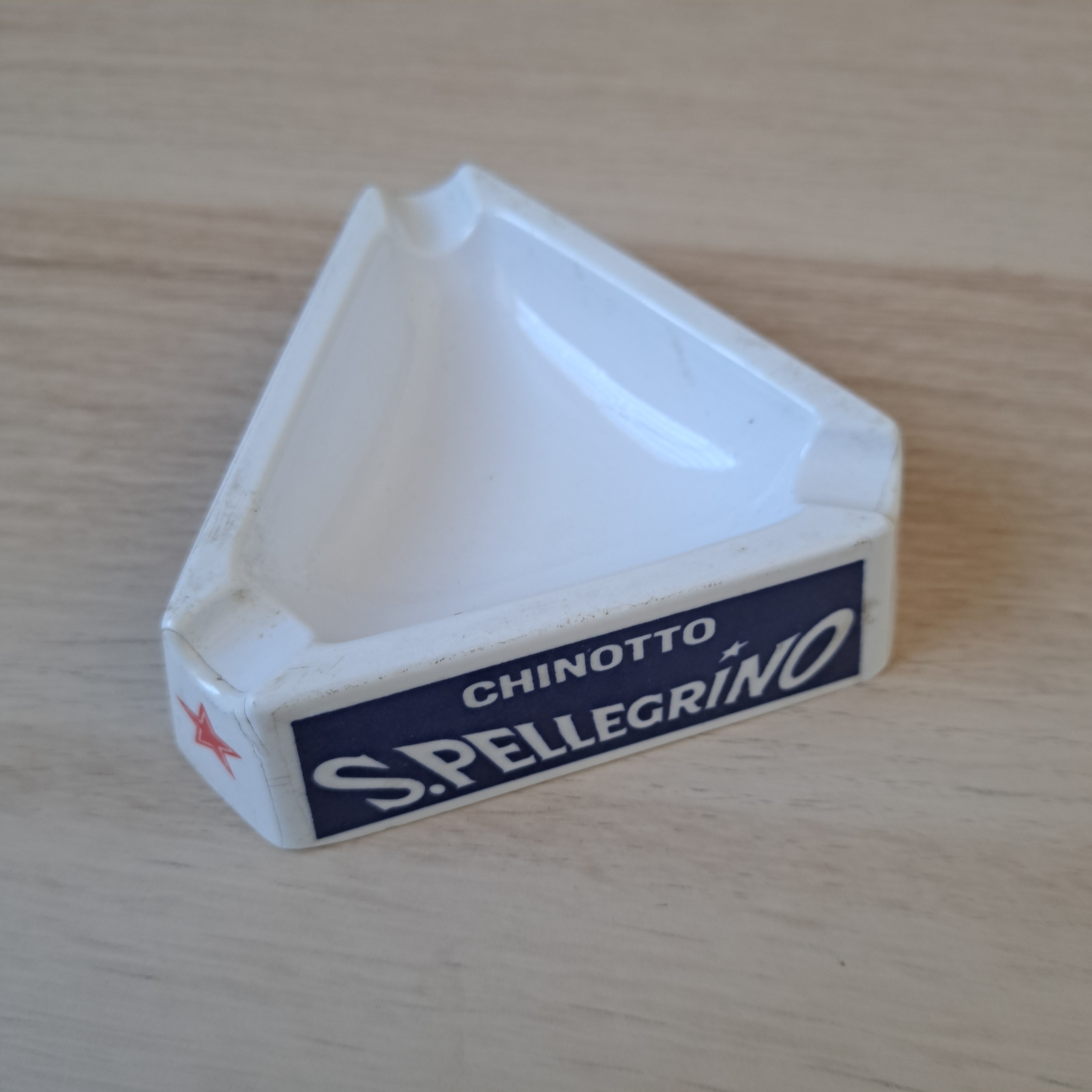 Posacenere s. Pellegrino