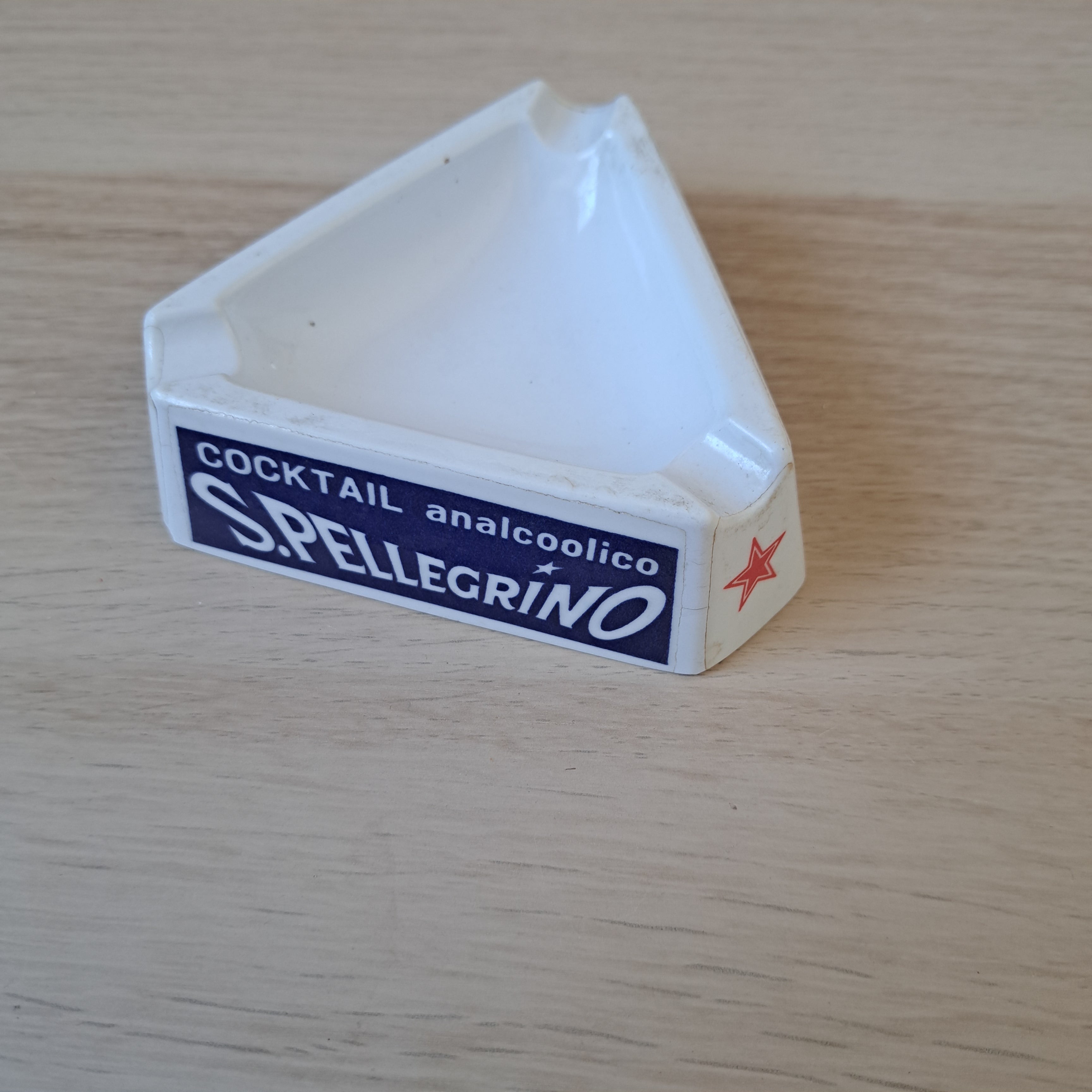 Posacenere s. Pellegrino