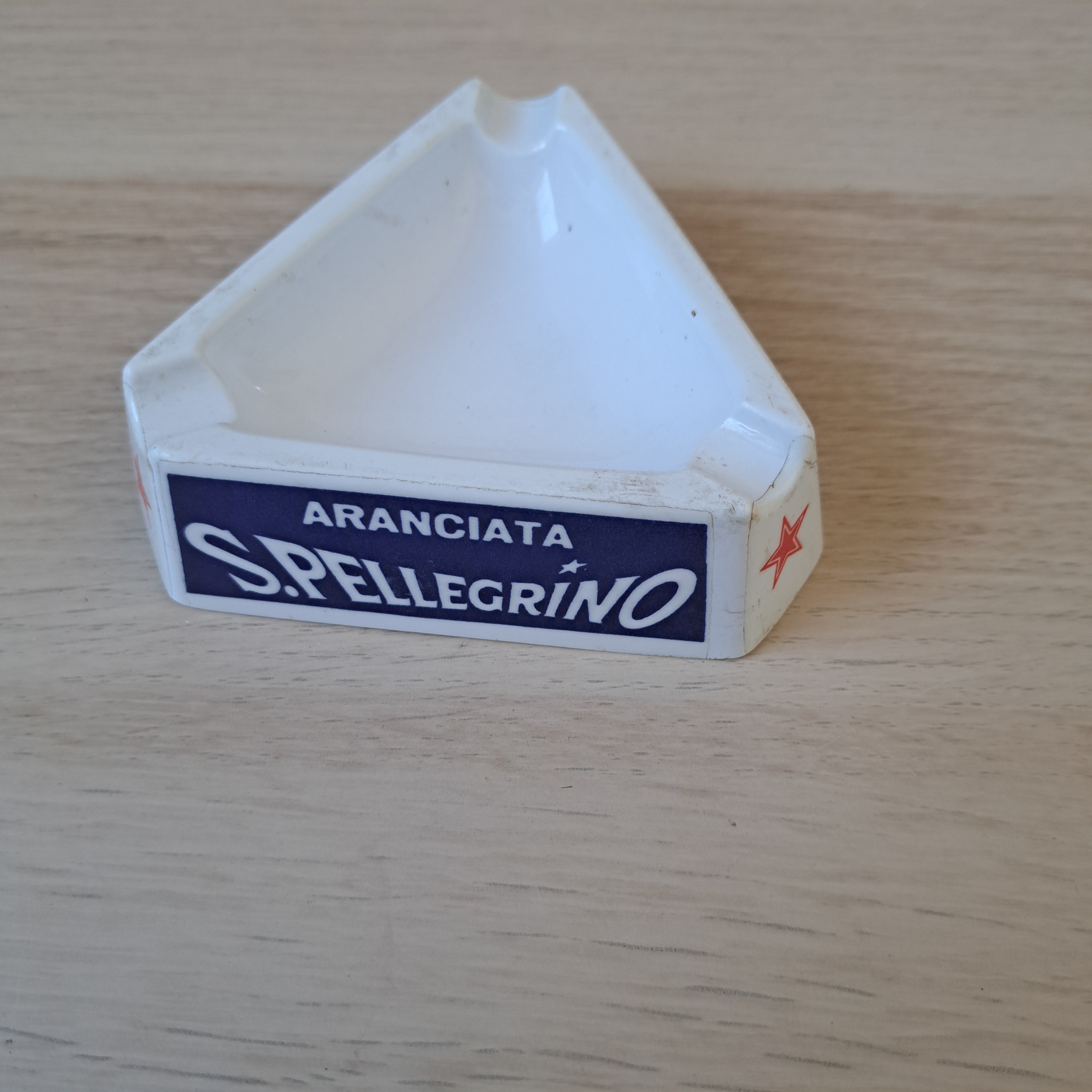 Posacenere s. Pellegrino